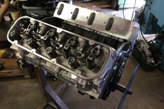 Chevy 8.1L OHV cylinder head installation