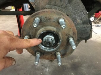 Chevy Avalanche wheel hub